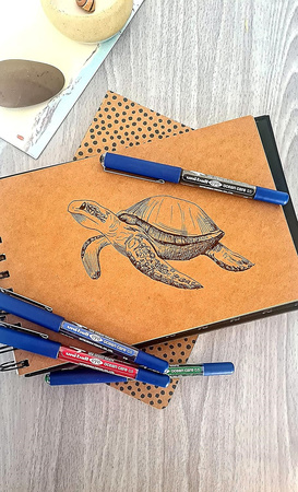 Pióro kulkowe Uni UB-150-ROP Eye niebieskie